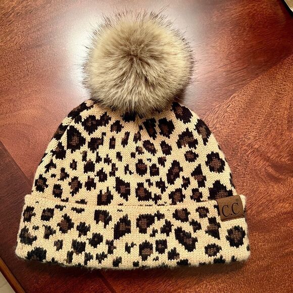 NWOT C.C Exclusives Leopard Cheetah Animal Print Knit Hat Cap Beanie Pom Pom - Picture 1 of 1
